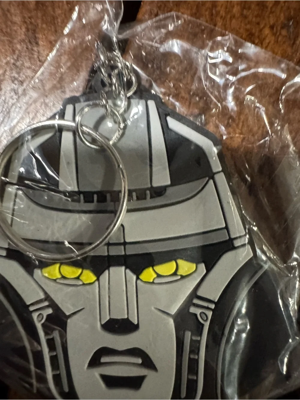 8 Transformers keychains NEW